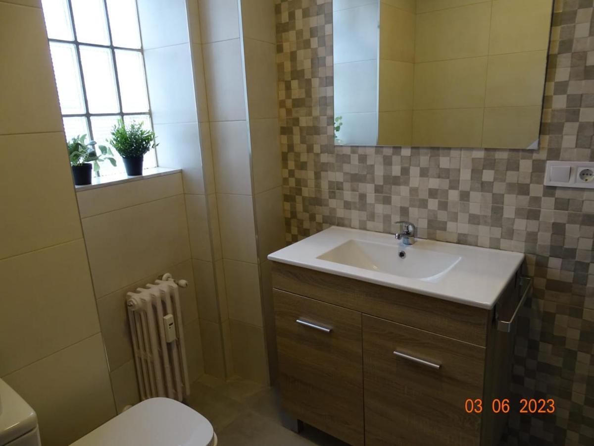 Apartamento Cuentame Burgos Apartment Ngoại thất bức ảnh